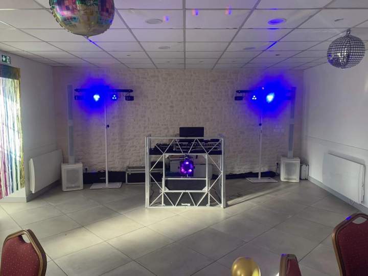 Animation DJ sur mesure pour événements dans le Calvados