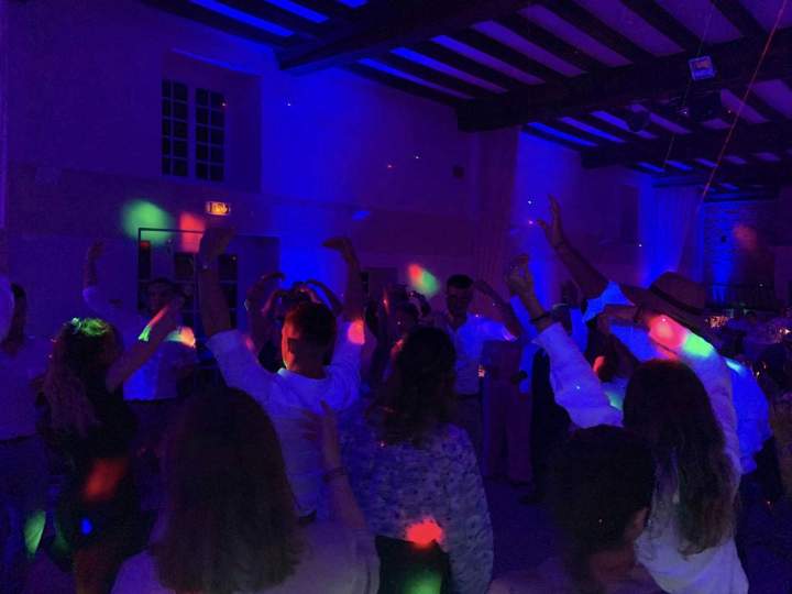 Prestations DJ pour anniversaires et soirées Calvados