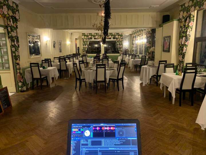 Animation musicale par DJ pour événements dans le Calvados